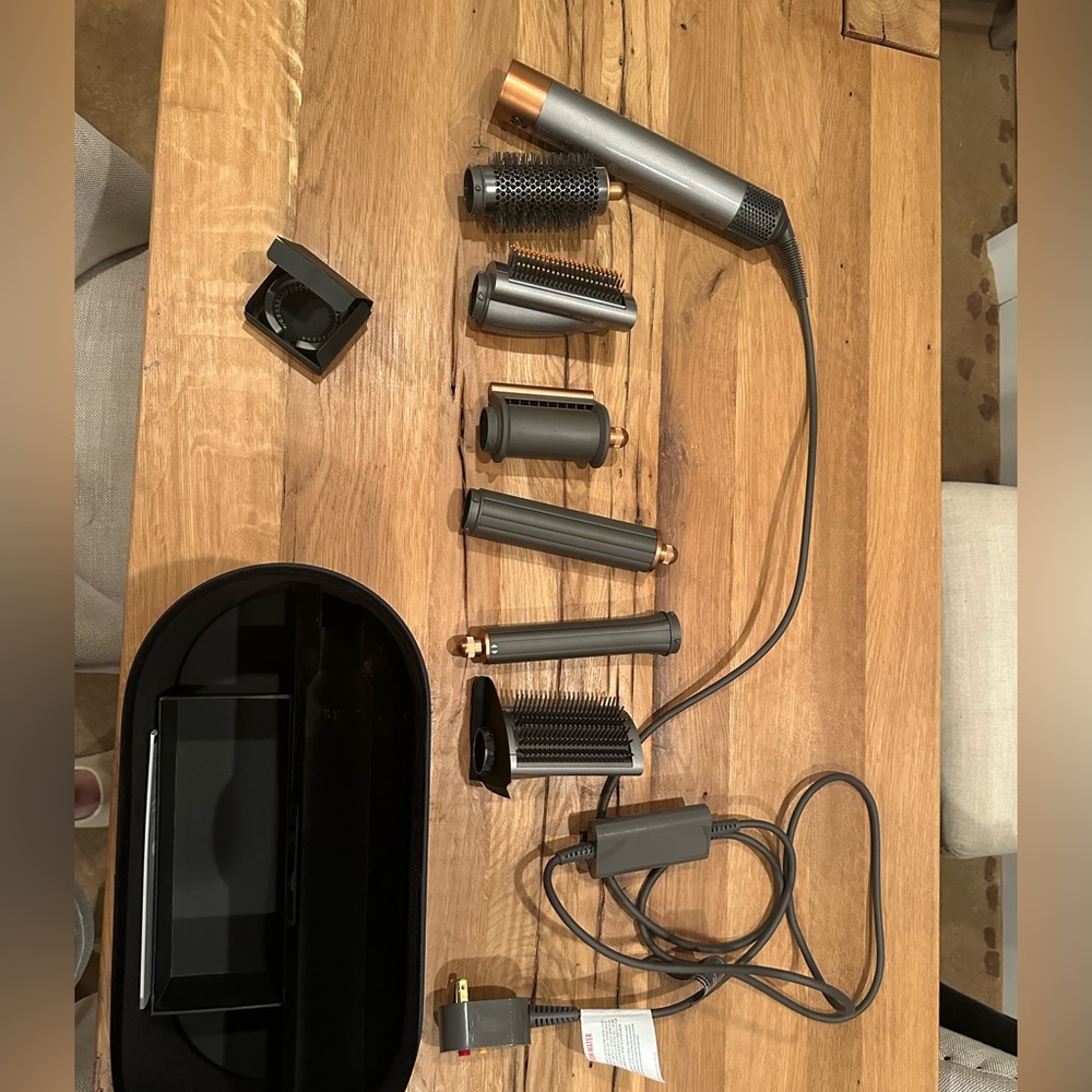 Dyson Air Wrap (used 2x)